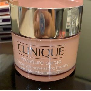 Clinique Movistar surge hydrator